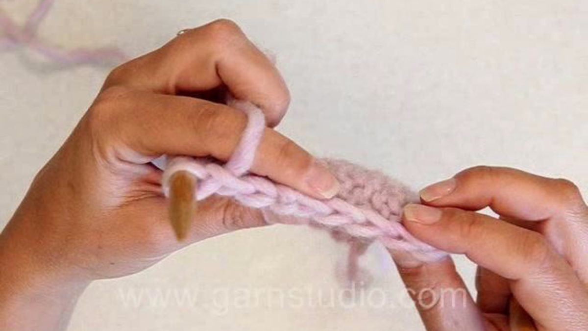 How to knit edge stitches in slip st (chain edge)