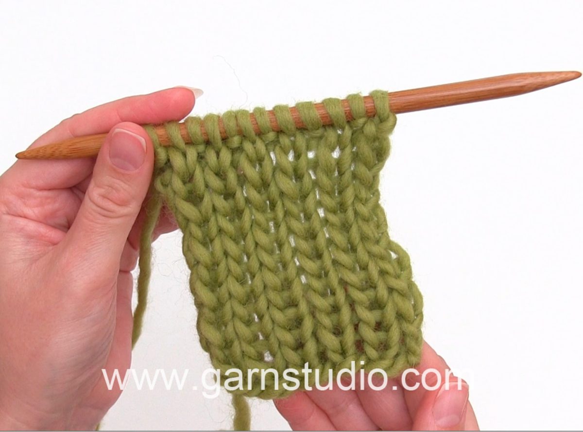 How to knit a rib (K1, P1)
