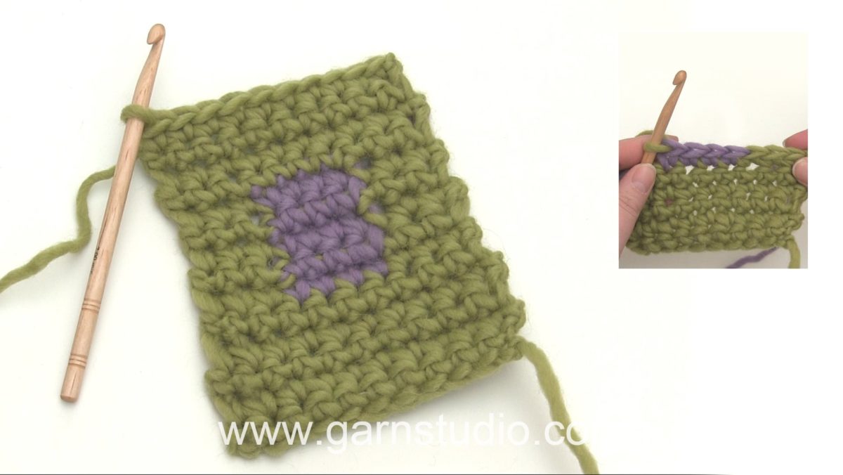 How to crochet back and forth with two colors