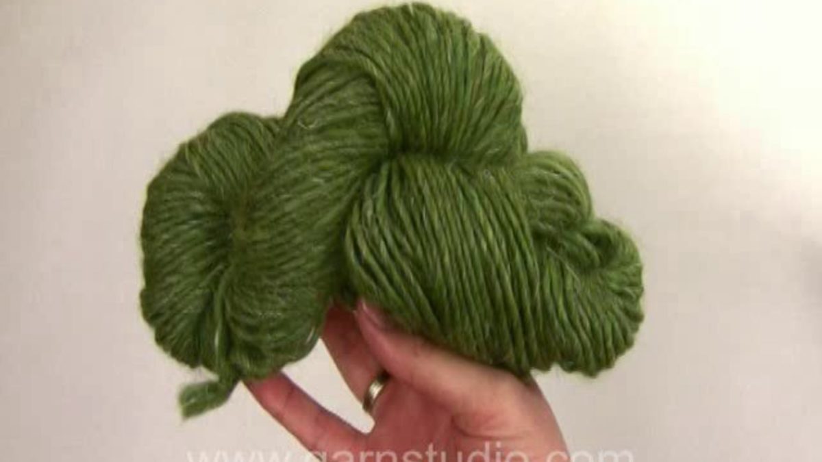 How to wind hanks to a yarn ball