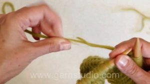 How to switch yarn ball