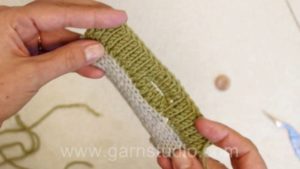 How to knit vertical button holes