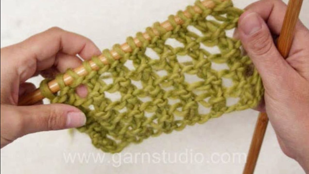 How to knit a basic lace pattern