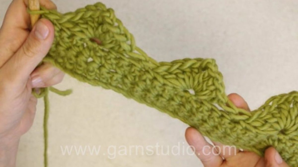 How to crochet a fan edge
