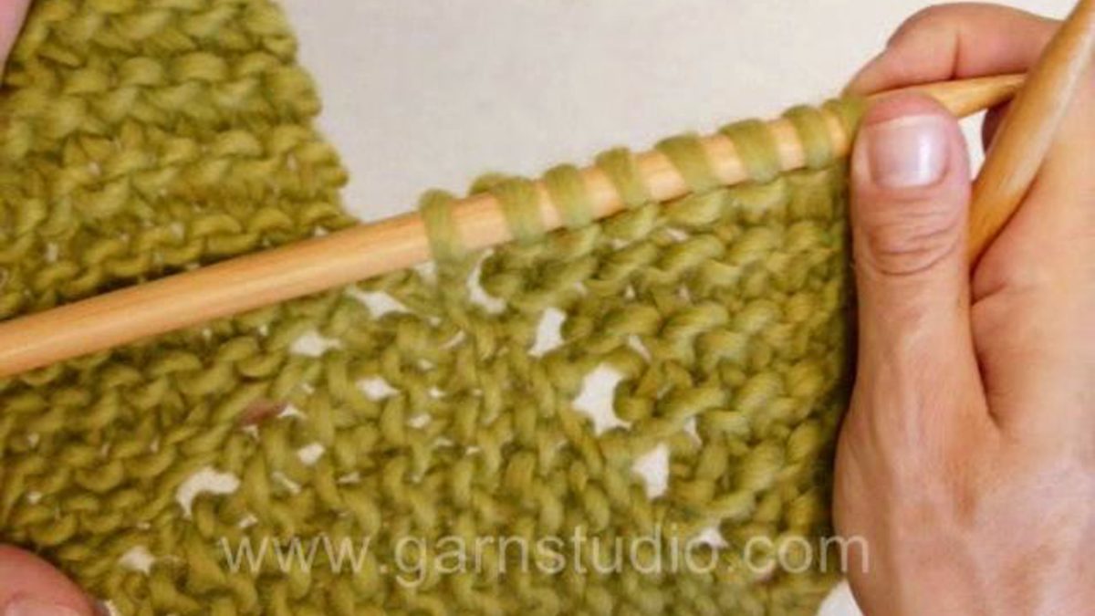 How to turn and knit panels together