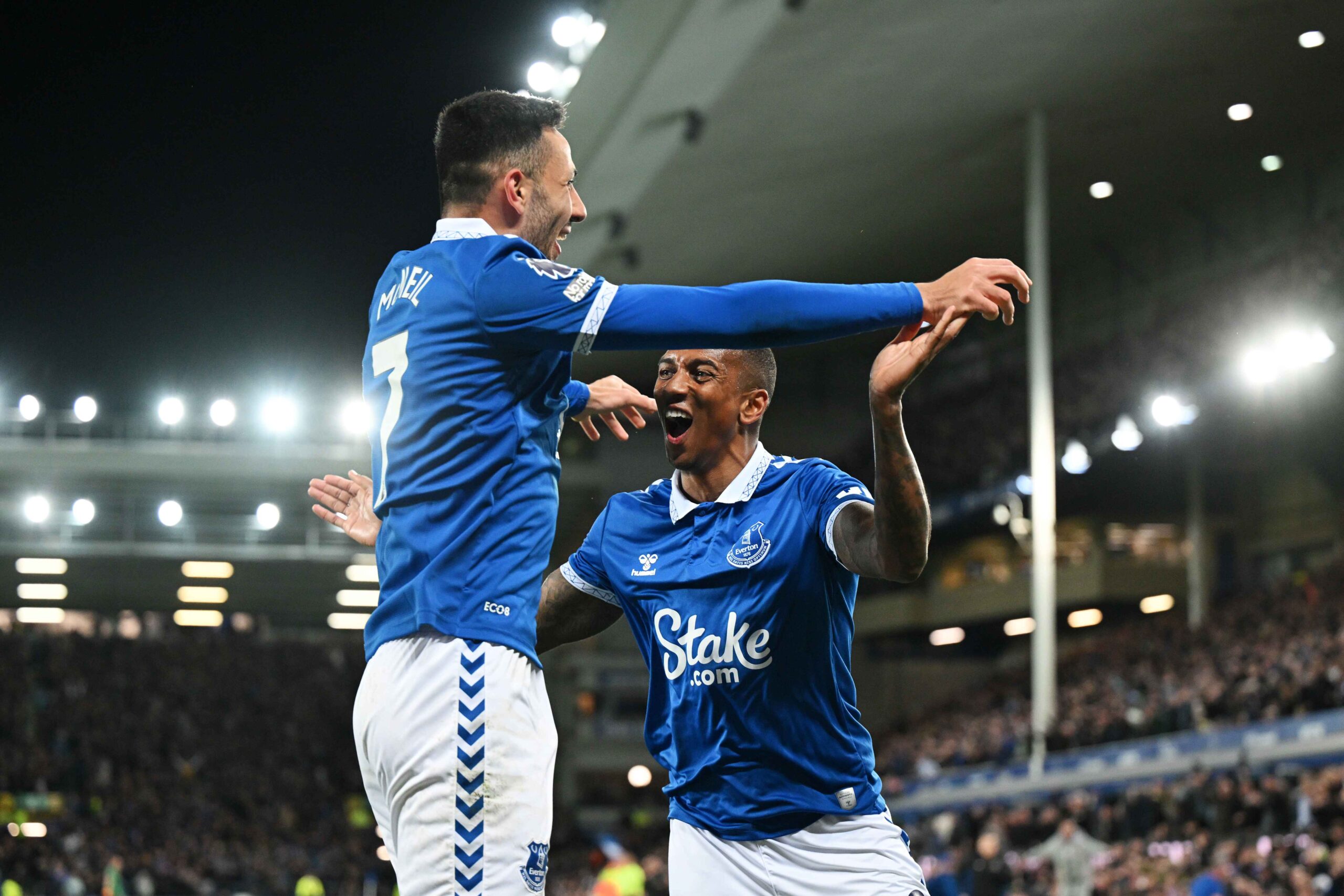 tarkowski-gets-8.5,-branthwaite-with-8-|-everton-players-rated-in-brilliant-win-vs-liverpool