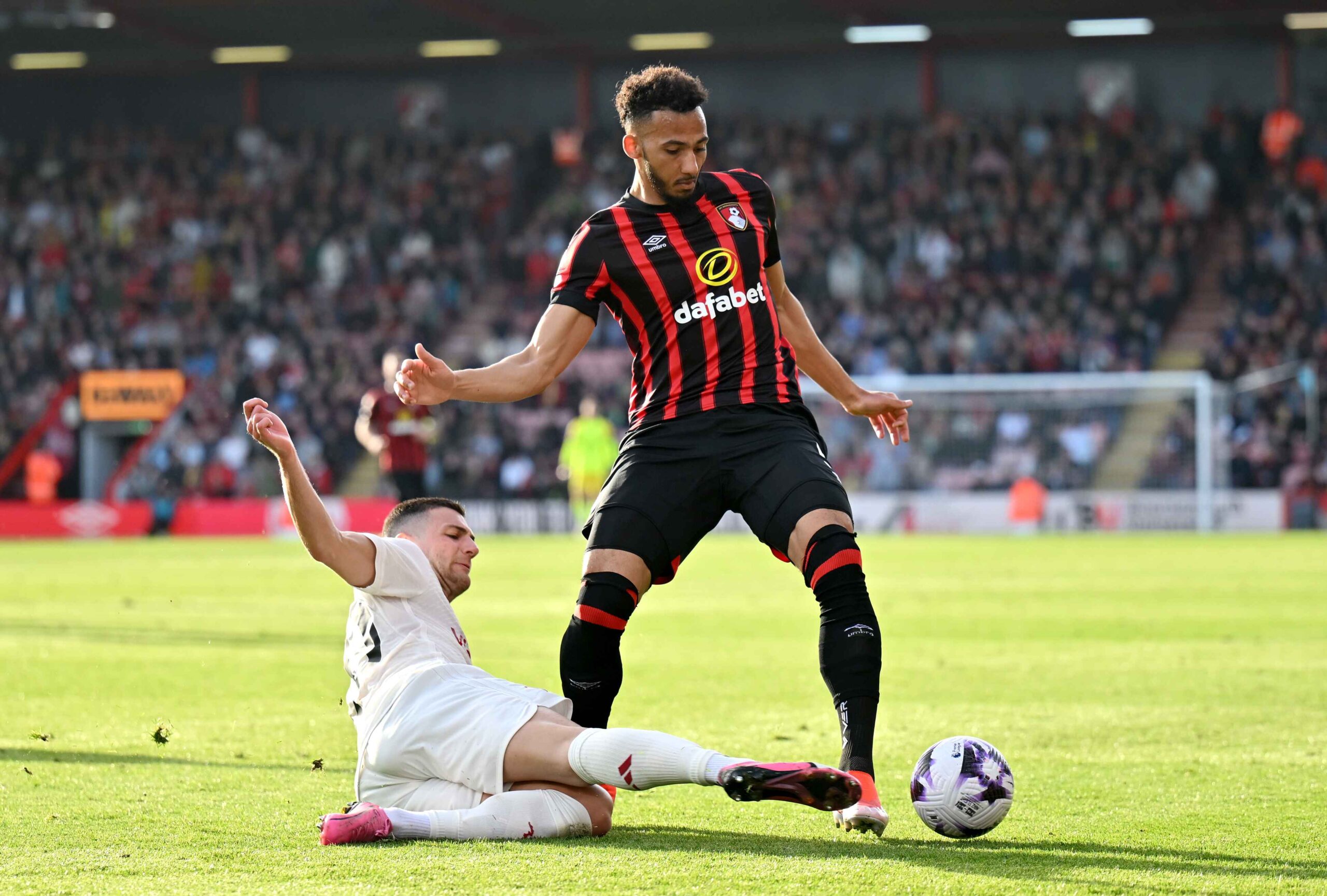 bournemouth-defender-is-open-to-joining-newcastle-united:-should-howe-move-in-for-him?