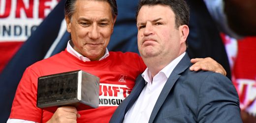 thyssenkrupp:-tausende-demonstrieren-fur-job-erhalt,-minister-hubertus-heil-ermahnt-management