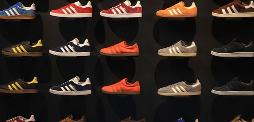 adidas:-retrosneaker-“samba”-und-“gazelle”-kurbeln-geschaft-an,-konzern-verkauft-deutlich-mehr-ohne-rabatte