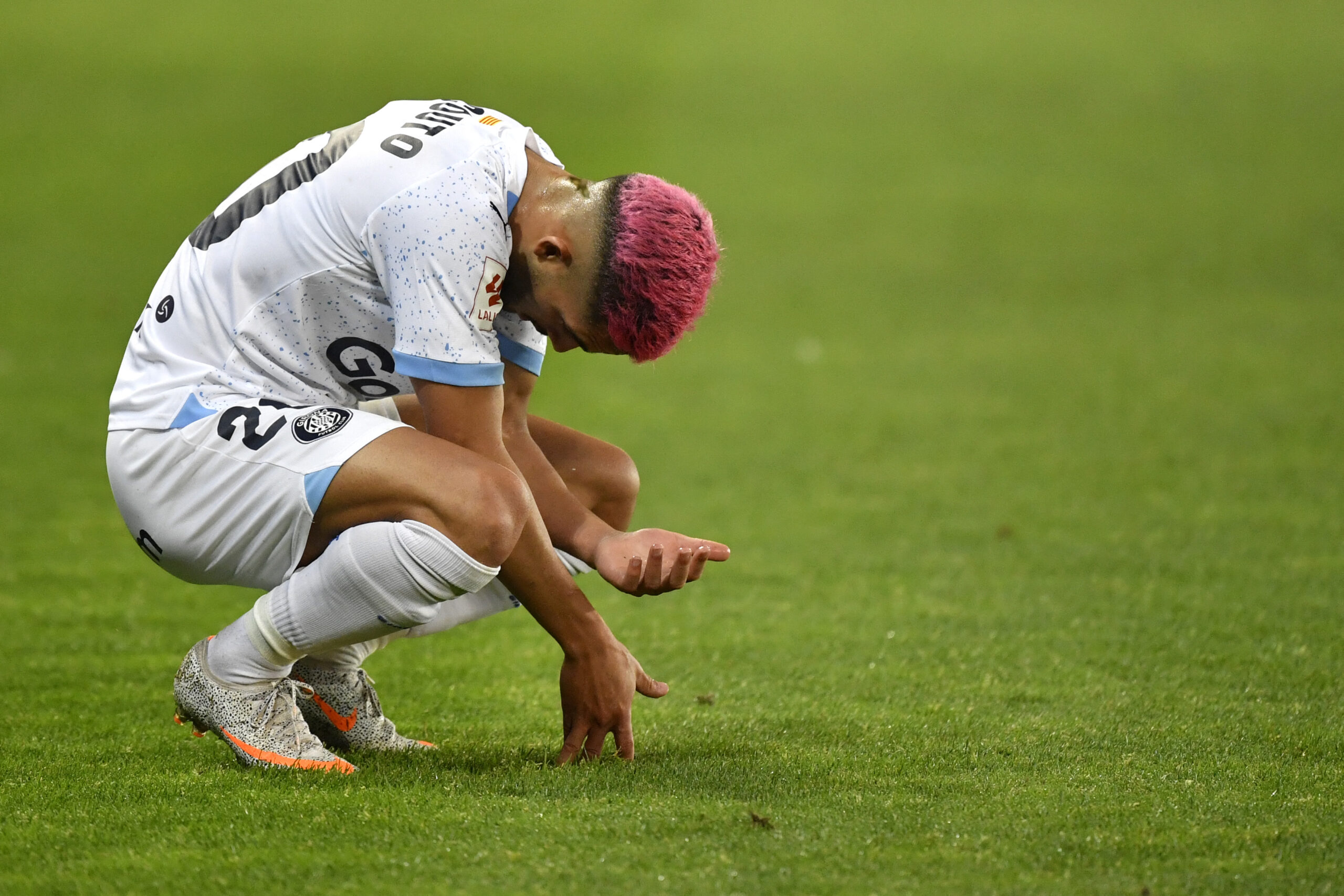 barcelona-are-facing-tough-competition-for-this-la-liga-full-back:-is-he-worth-the-fight?