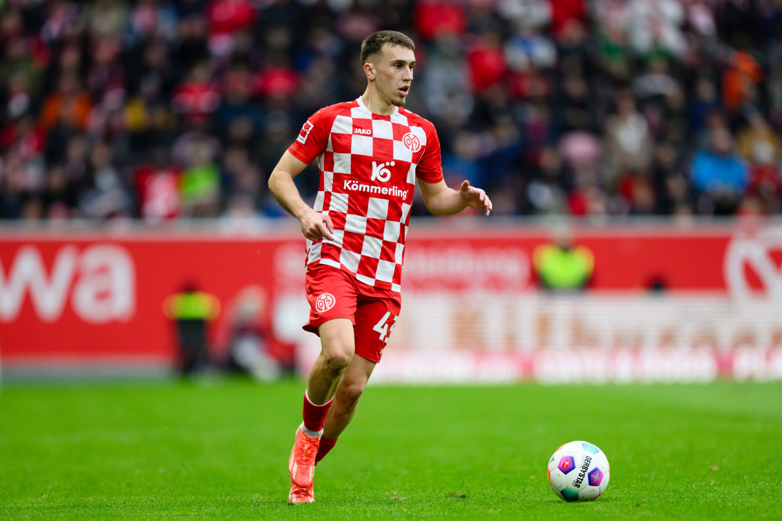 aston-villa-are-facing-tough-competition-for-this-bundesliga-winger:-is-he-worth-the-fight?