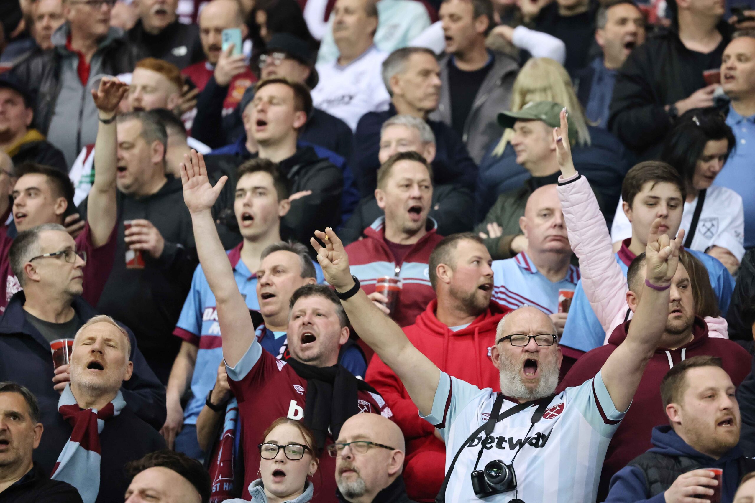 west-ham-united-identify-this-talented-striker-as-a-target:-should-the-hammers-go-for-him?