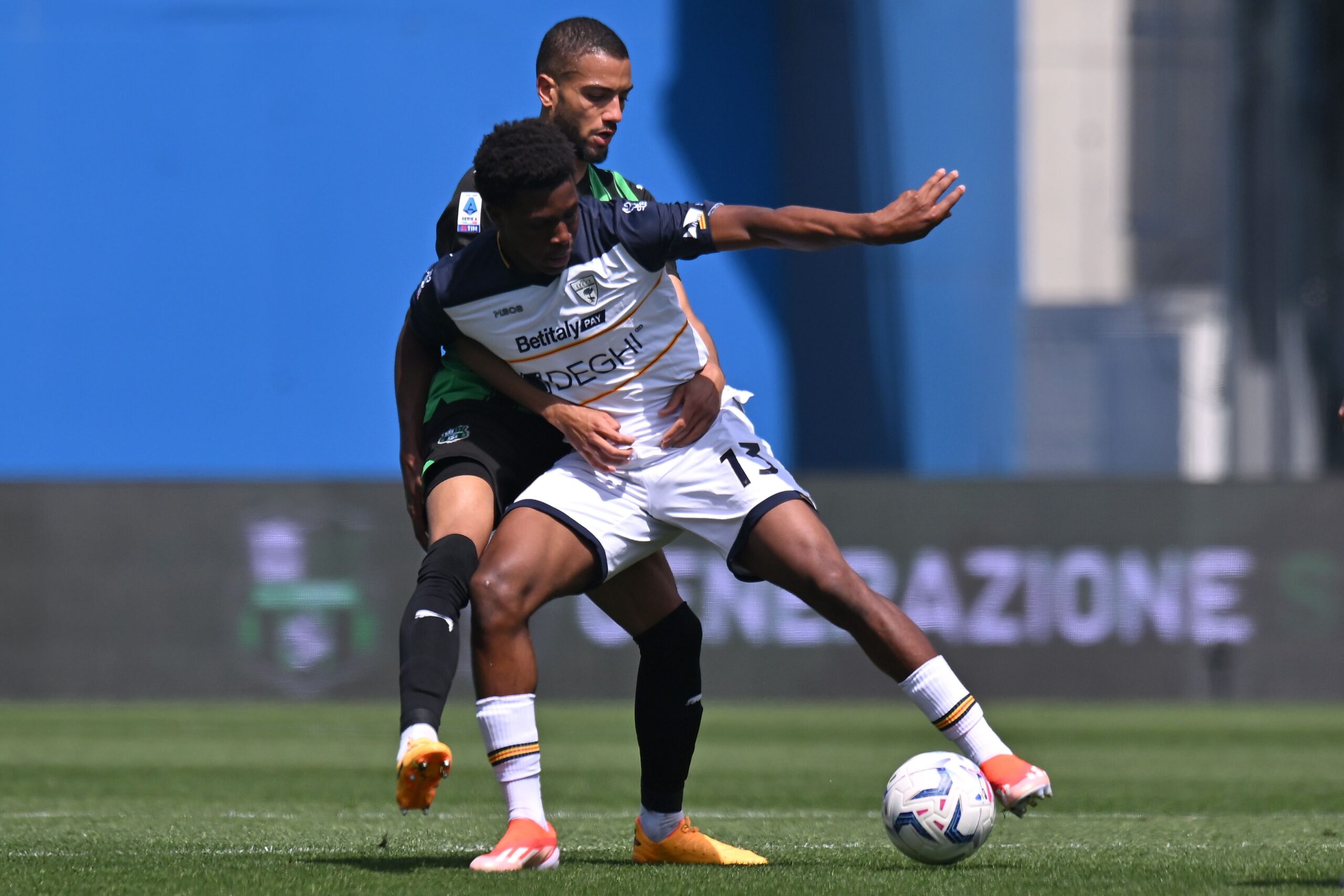 arsenal-are-locked-in-a-three-way-battle-for-this-serie-a-defender:-one-for-the-future?