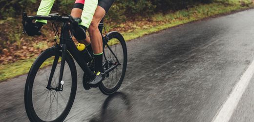 rennradfahren-im-regen:-auf-die-richtige-ausstattung-kommt-es-an