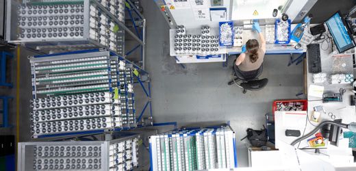 alarmierende-kennzahlen:-deutsche-wirtschaft-rutscht-tiefer-in-die-krise