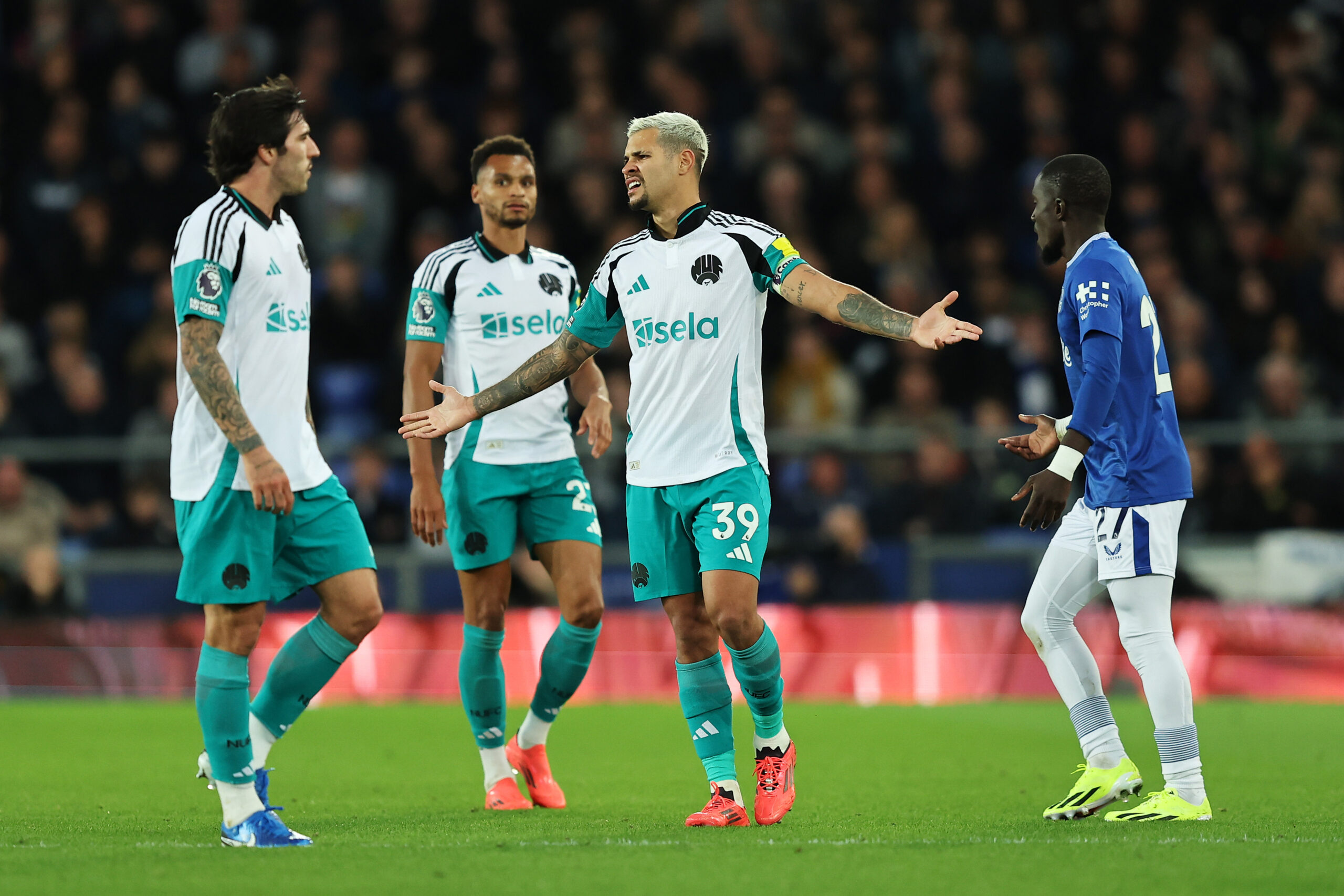 murphy-gets-7,-gordon-with-6-|-newcastle-united-players-rated-in-lackluster-draw-vs-everton