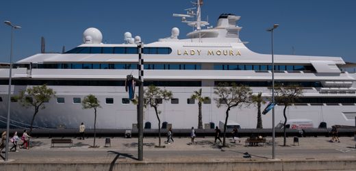 superjachten:-diese-milliardare-kreuzen-zu-silvester-in-der-karibik-vor-st.-barts