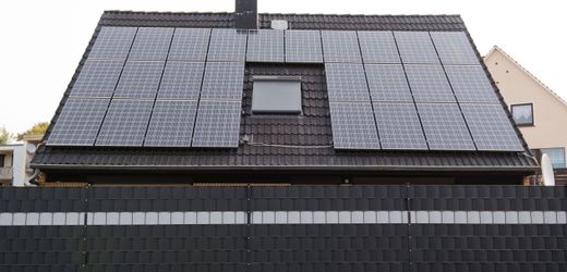 das-andert-sich-2025:-mindestlohn-und-rente-steigen,-versicherungen-werden-drastisch-teurer