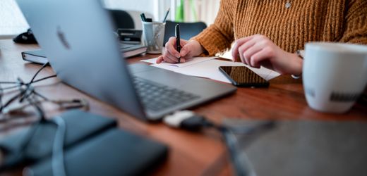 homeoffice:-so-viele-beschaftigte-machen-wahrend-der-arbeit-kurze-nickerchen