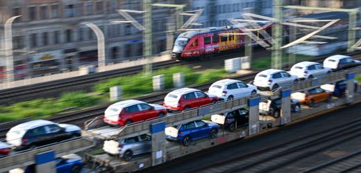 neuzulassungen:-eu-automarkt-verzeichnet-2024-leichte-steigerung,-e-autos-brechen-ein