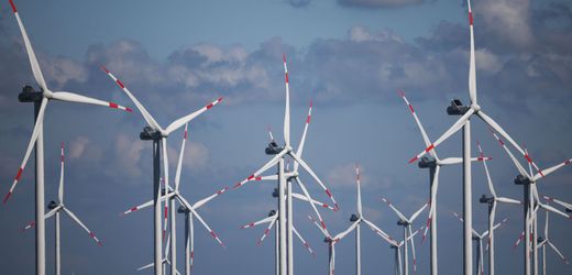 energiewende-in-europa:-erneuerbare-decken-fast-die-halfte-des-stromverbrauchs