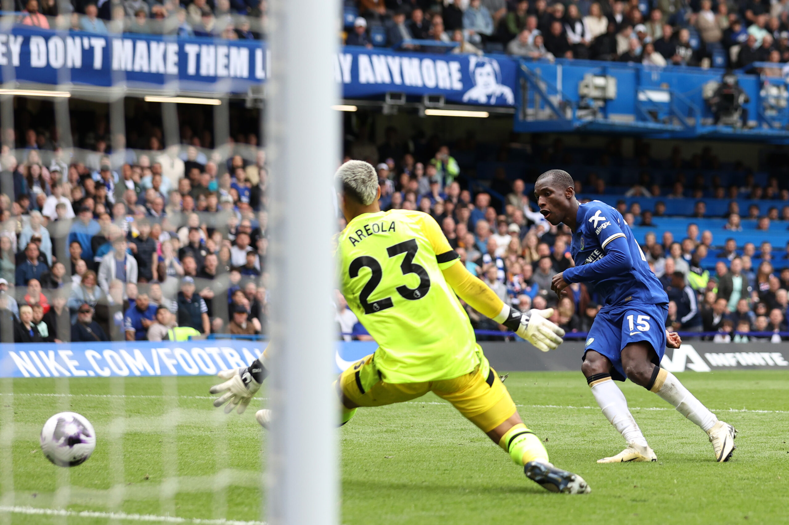 chelsea-striking-ace-drawing-interest-from-la-liga-giants:-what-should-the-blues-do?