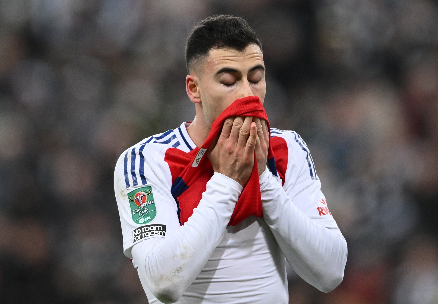 arsenal-attacker-wanted-by-barcelona:-should-the-gunners-let-him-leave?