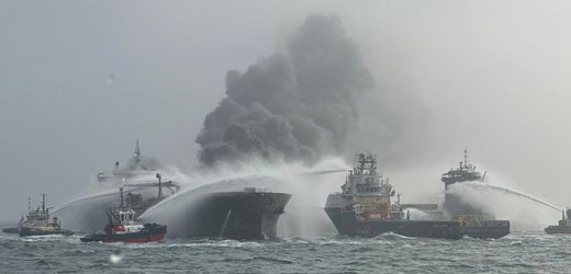 deutscher-oltanker-brennt-nach-kollision-mit-frachtschiff-„solong“-vor-britischer-kuste-weiter