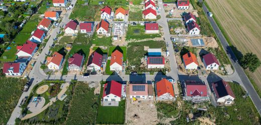 immobilien:-verkaufspreise-sinken-2024-moderat,-sind-von-hochsstanden-aber-noch-weit-entfernt