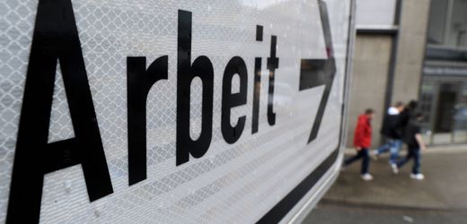 ifo-beschaftigungsbarometer:-unternehmen-streichen-weiter-stellen-in-der-industrie