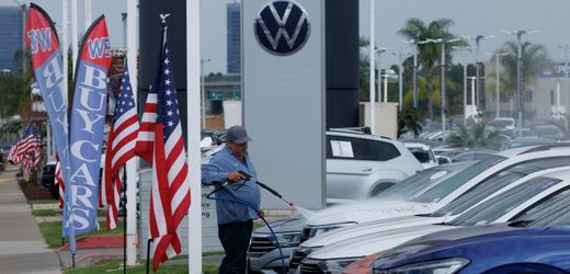 (m+)-wie-us-autohandler-den-sturm-auf-ihren-verkaufsraum-erleben