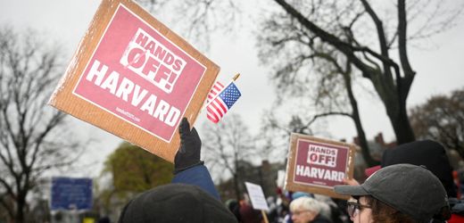 us-eliteuniversitat:-trump-regierung-friert-milliarden-fur-harvard-ein