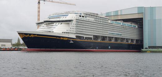 kreuzfahrtschiff-„disney-adventure“-ist-ausgedockt