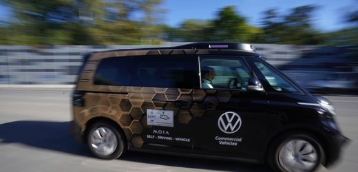 autonomes-fahren:-vw-und-uber-schliesen-robotaxi-partnerschaft