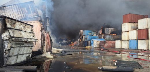 iran:-mindestens-25-tote-nach-explosion-im-hafen-schahid-radschaei