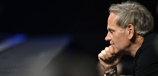 porsche:-heftige-gewinnerwartung-wegen-us-zollen-und-batteriekosten-gesenkt