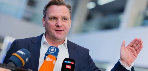 (m+)-galeria-chef-olivier-van-den-bossche-freigestellt