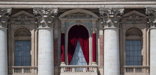 (m+)-konklave-in-rom:-uber-diesen-milliardenschatz-wacht-der-neue-papst