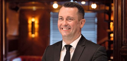 so-geht-small-talk:-tipps-vom-barchef-im-„vier-jahreszeiten“