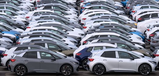 acea:-tesla-verkaufe-brechen-im-april-weiter-ein,-vw-im-aufwind