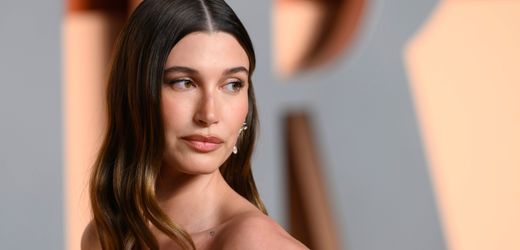 hailey-bieber-gelingt-der-milliarden-deal:-kosmetikmarke-rhode-an-elf.-verkauft