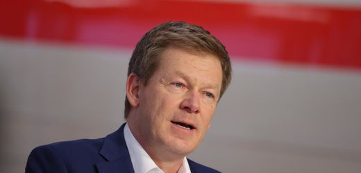 bahn:-mehr-als-ein-drittel-der-fernzuge-verspatet-–-punktlichkeitsziel-vorerst-verpasst