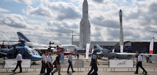 luftfahrtmesse-paris:-trumps-zollpolitik-uberschattet-airbus-boeing-wettstreit