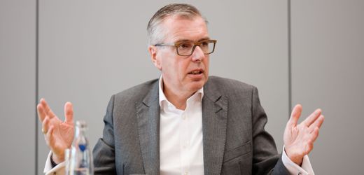 (m+)-zf-friedrichshafen:-mitarbeiter-rechnen-mit-derbem-rap-song-mit-ceo-ab