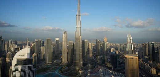 steuerfahnder-bilden-„influencer-team“