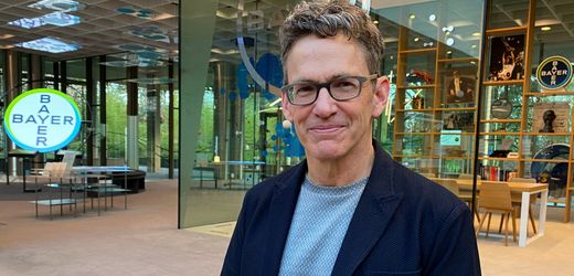 bayer:-pharmakonzern-hebt-umsatzziele-an-und-legt-weitere-milliarden-fur-us-klagen-zuruck