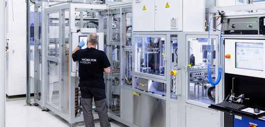 meyer-burger-kundigt-600-beschaftigten-in-deutschland