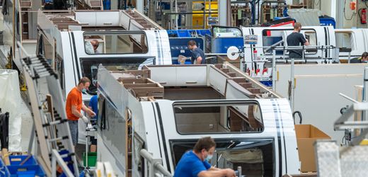 knaus-tabbert:-wohnwagenhersteller-senkt-prognose-nach-umsatzruckgang