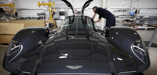 luxusautobauer:-aston-martin-fahrt-noch-tiefer-in-die-verlustzone