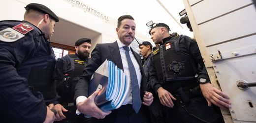 rene-benko:-osterreichischer-investor-zu-zwei-jahren-haft-verurteilt